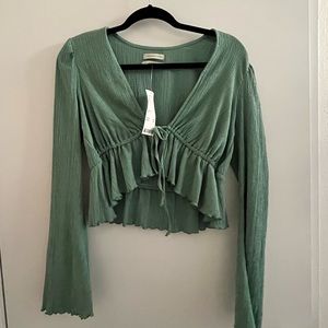 NWT UO long sleeve tie-front crop